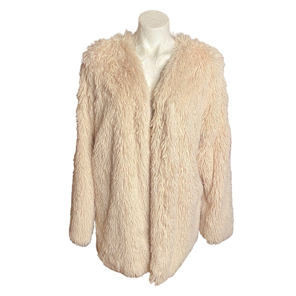 Altar’d State Cream Winter White, oversized faux fur jacket coat Sz Large